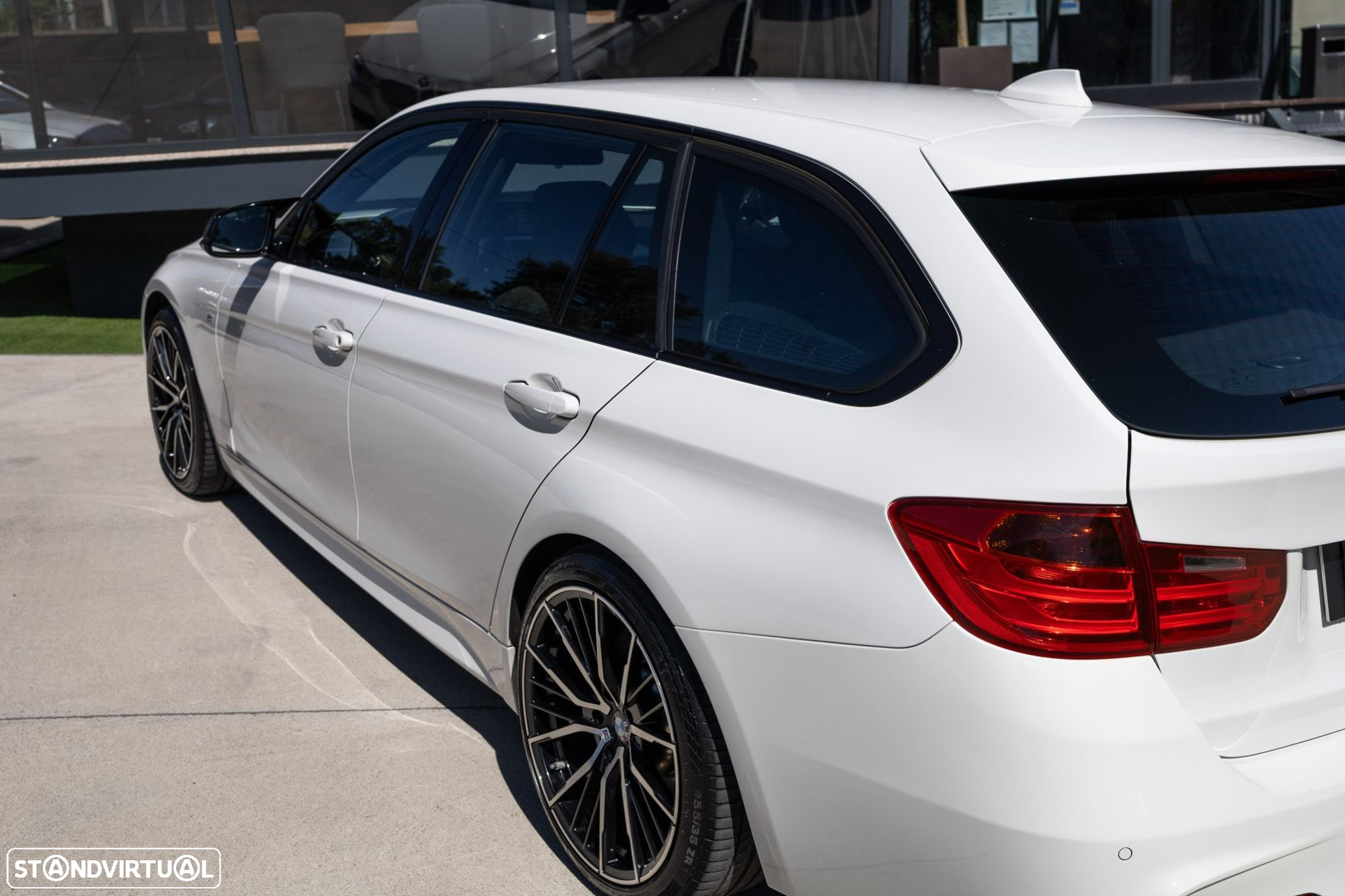 BMW 330 d Touring xDrive Pack M - 51