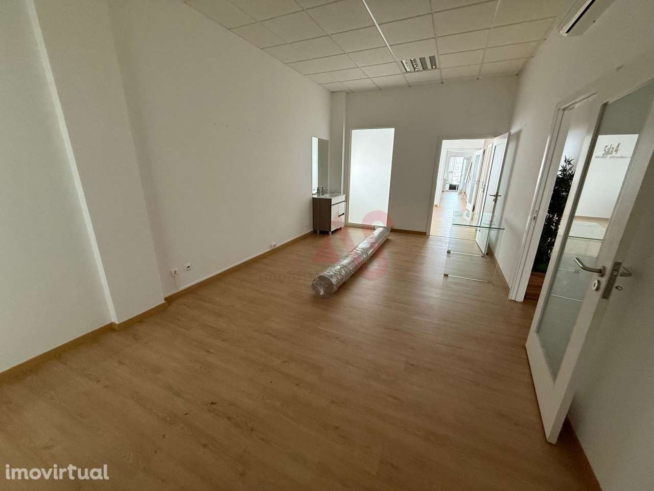 Escritório em Ermesinde, Valongo com 4 lugares de estacionamento - Grande imagem: 3/19