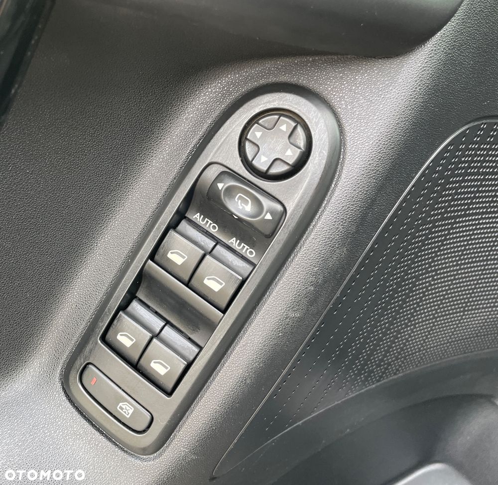 Citroën C3 Pure Tech (VTi) 82 Exclusive - 23