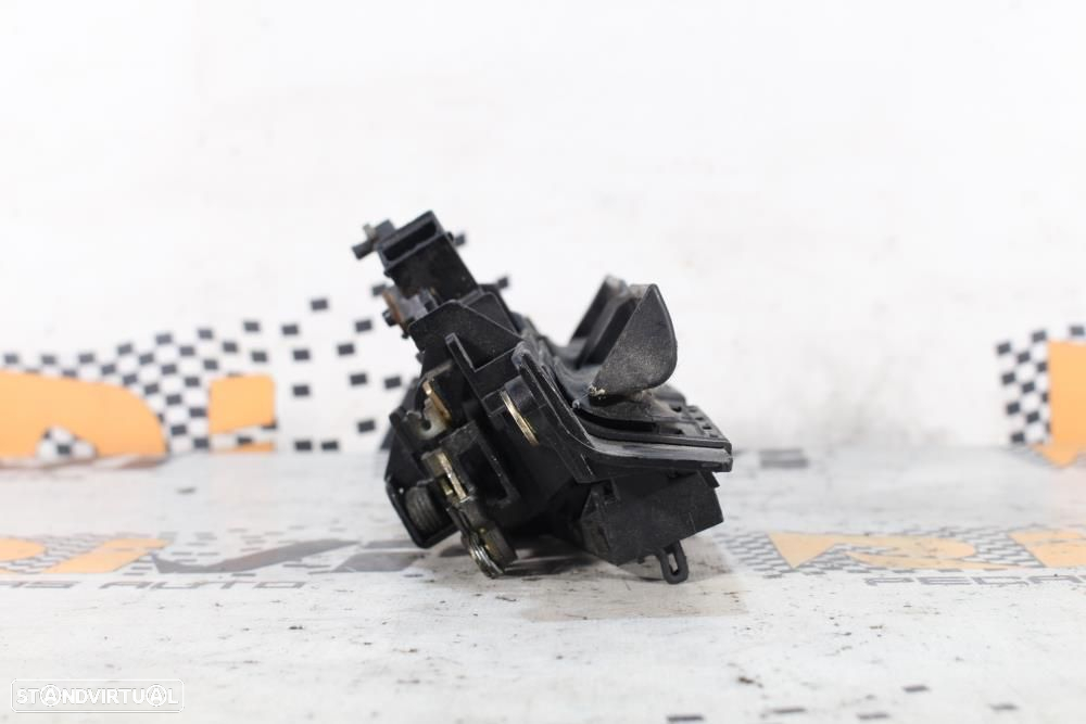 Puxador Da Tampa Da Mala Audi A3 (8L1)  8D9827565h / 4B0827565h / 8D98 - 3