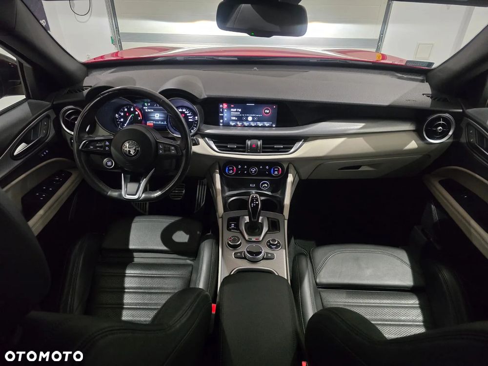 Alfa Romeo Stelvio 2.0 Turbo Veloce Q4 - 11
