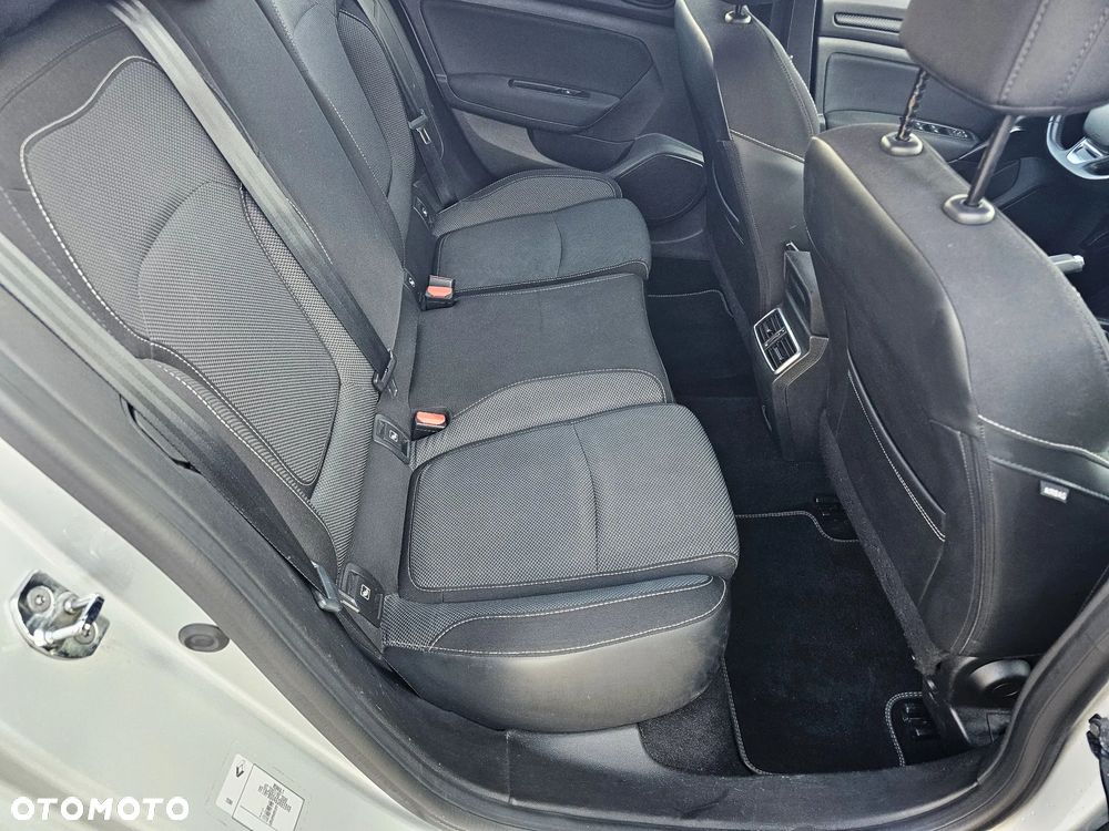 Renault Megane 1.5 Blue dCi Zen - 24