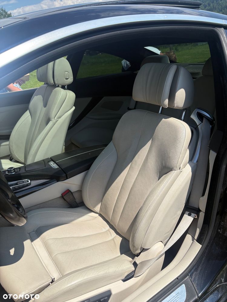 BMW Seria 6 650i - 8