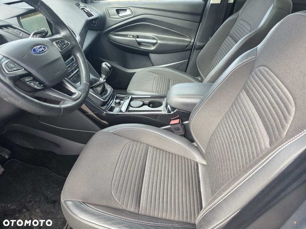 Ford Kuga 1.5 EcoBoost 2x4 Titanium - 9