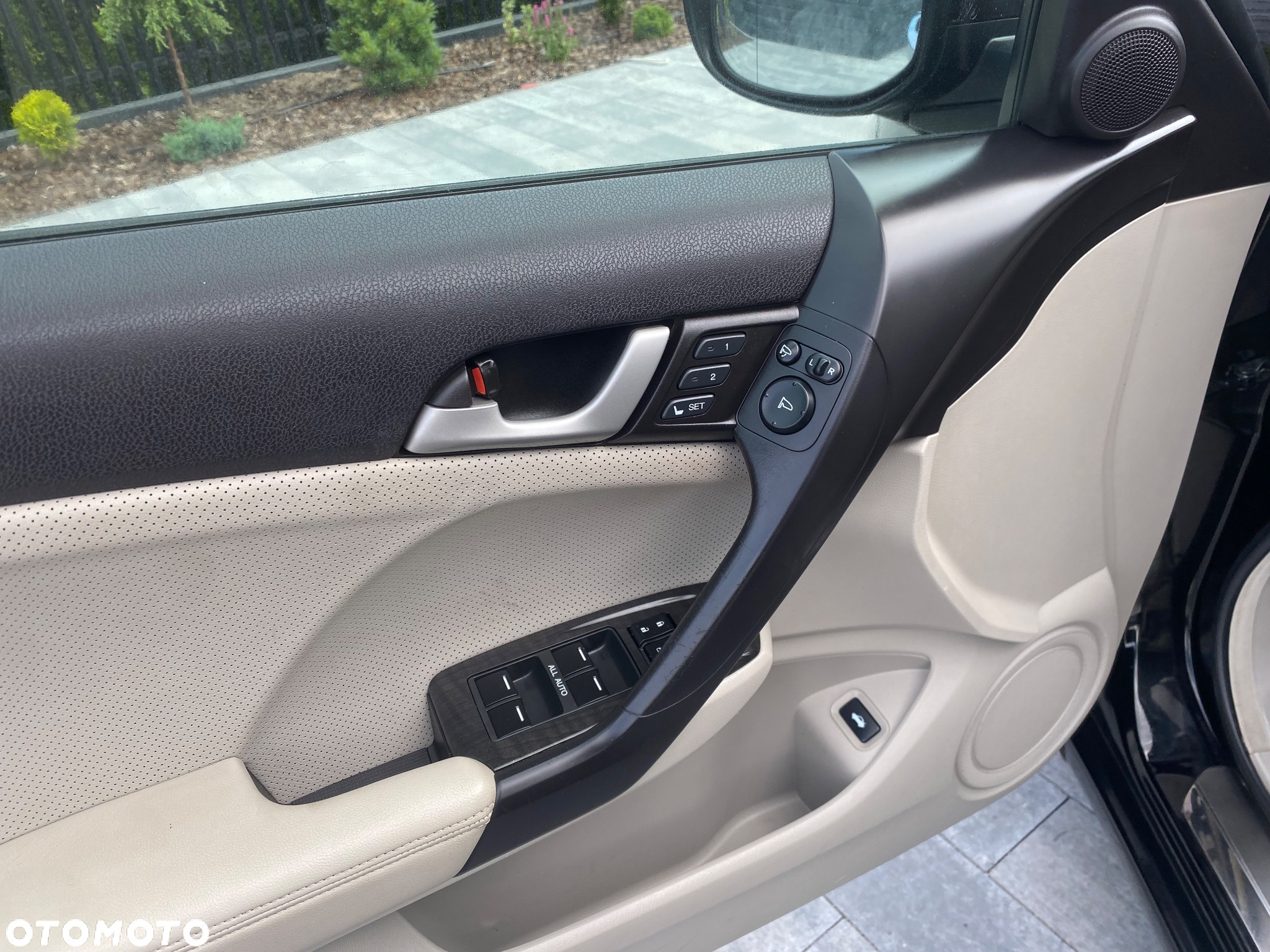 Honda Accord 2.0 Executive - 8