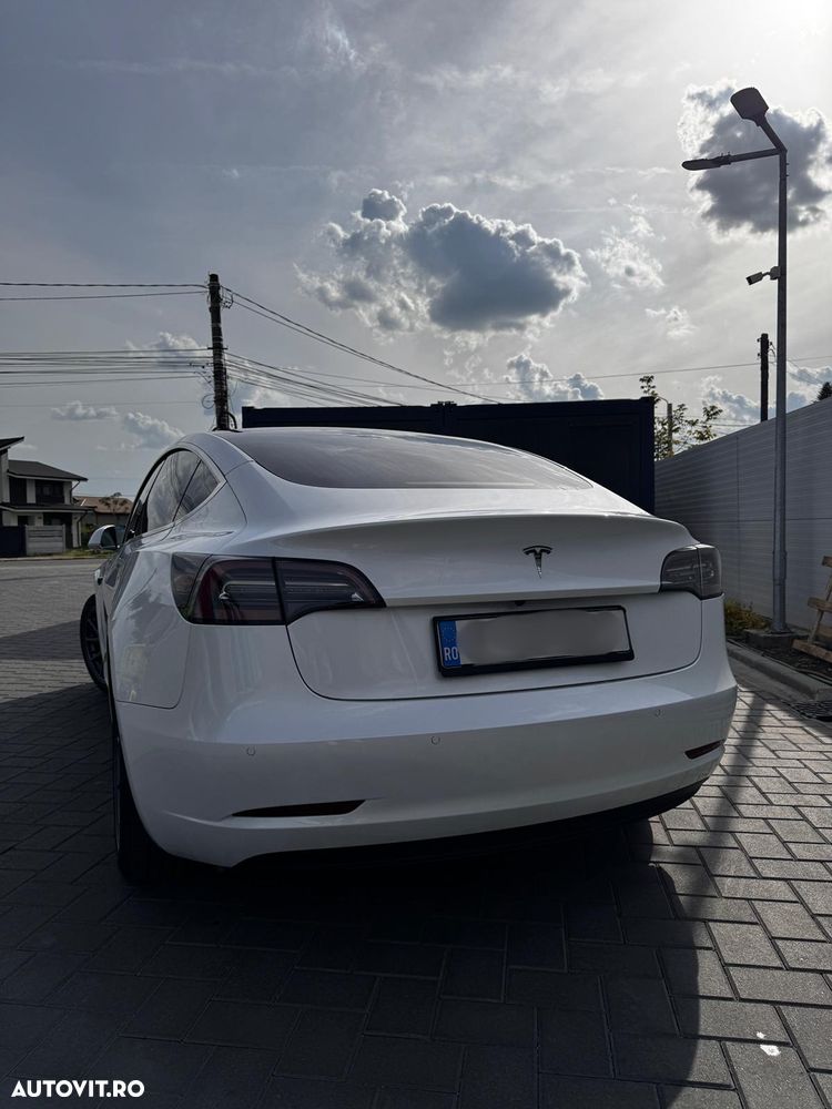 Tesla Model 3 Standard Reichweite Plus Hinterradantrieb - 3
