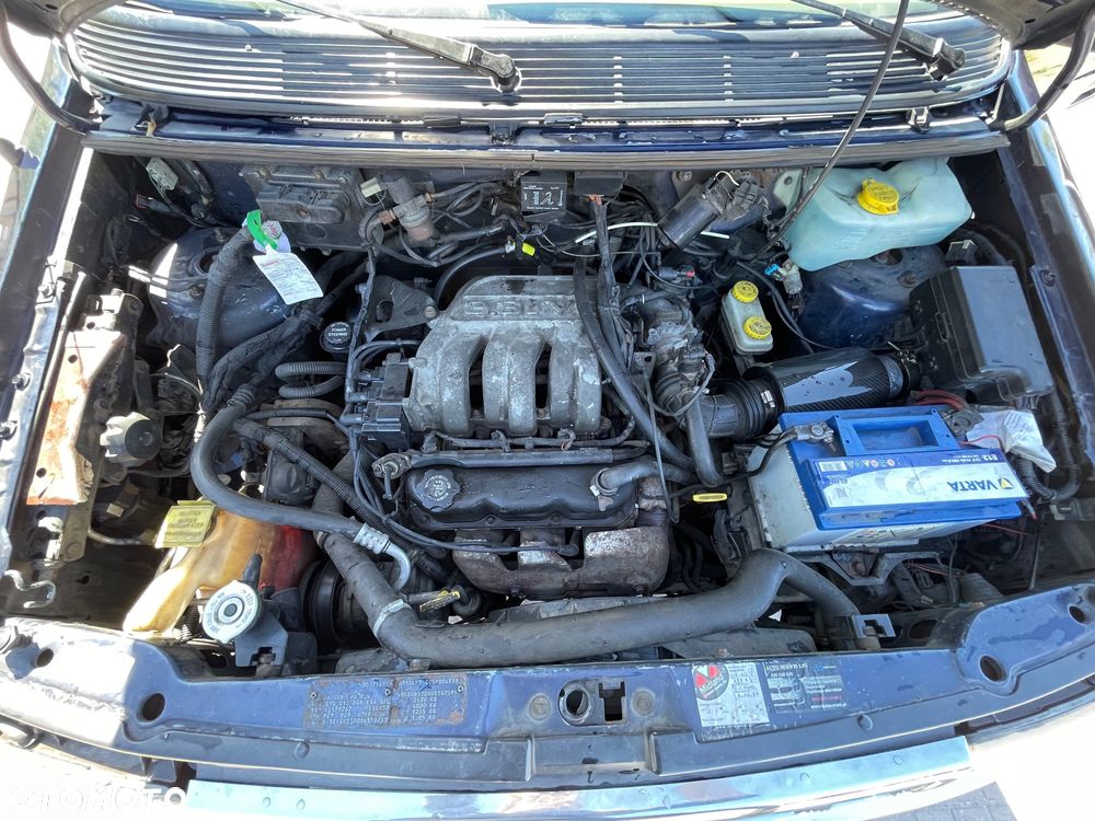 Chrysler Voyager 3.3 SE - 14