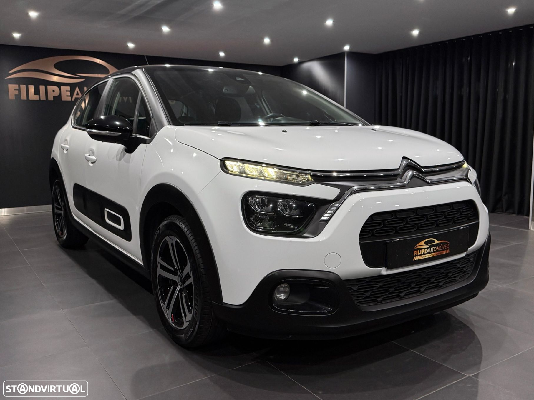 Citroën C3 1.2 PureTech Shine EAT6 - 8