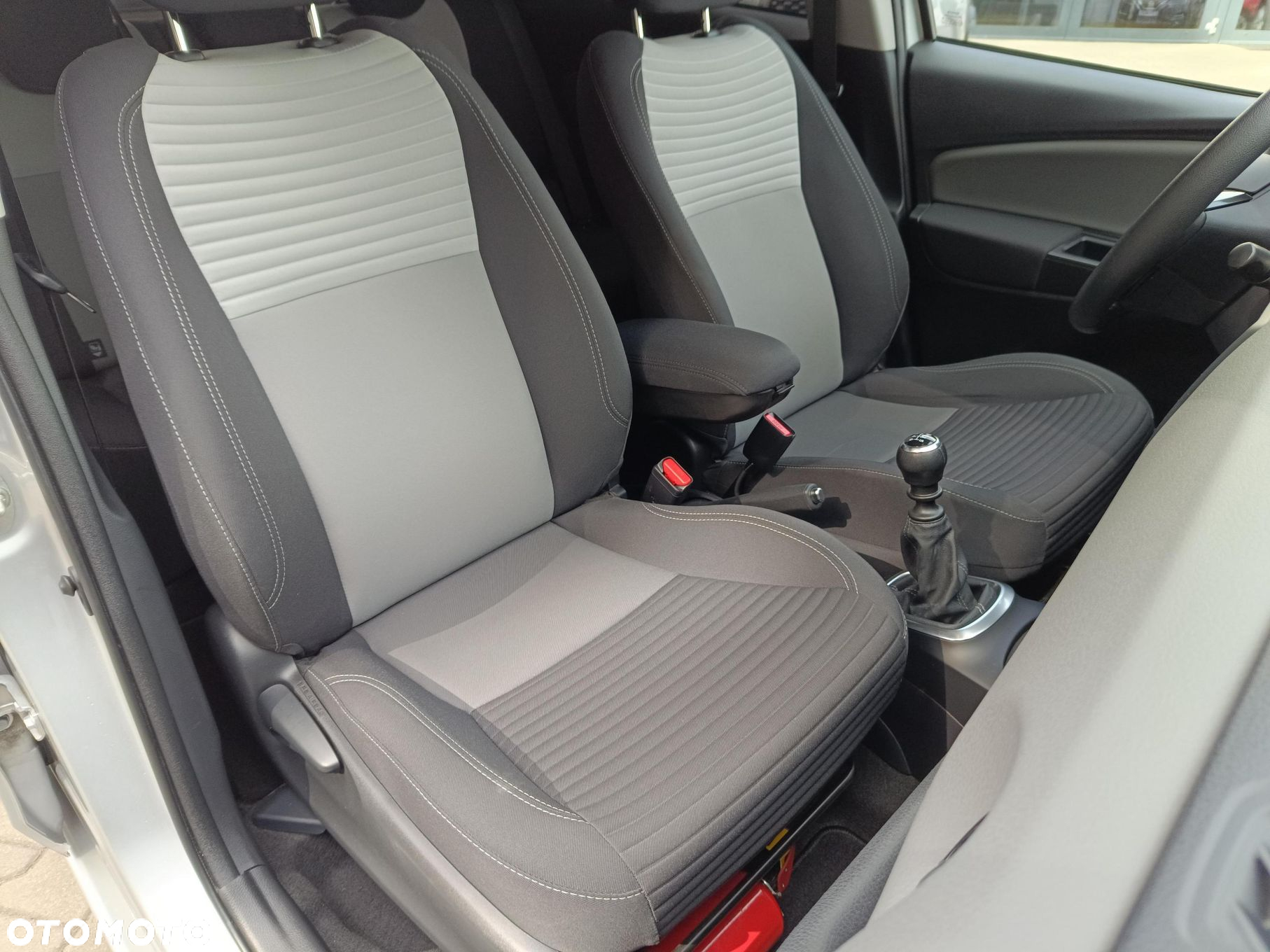 Toyota Yaris - 13