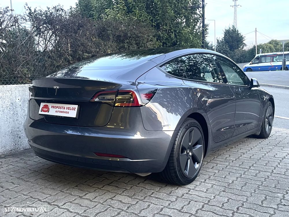 Tesla Model 3 Standard Range Plus RWD - 3