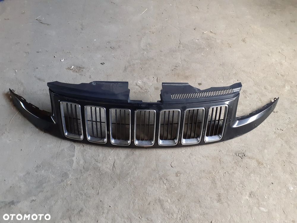 12056 Grill atrapa Jeep Grand Cherokee WK2 lift - 1