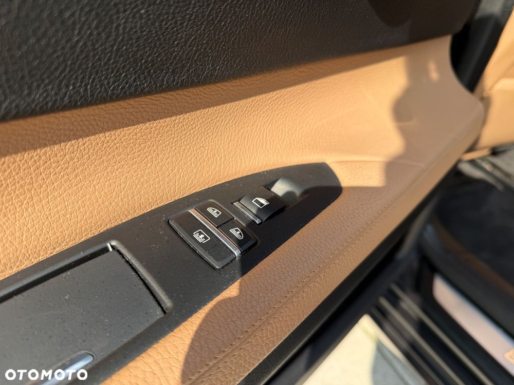 BMW Seria 7 750Li xDrive - 29