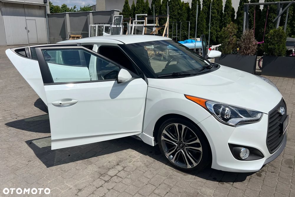 Hyundai Veloster - 19