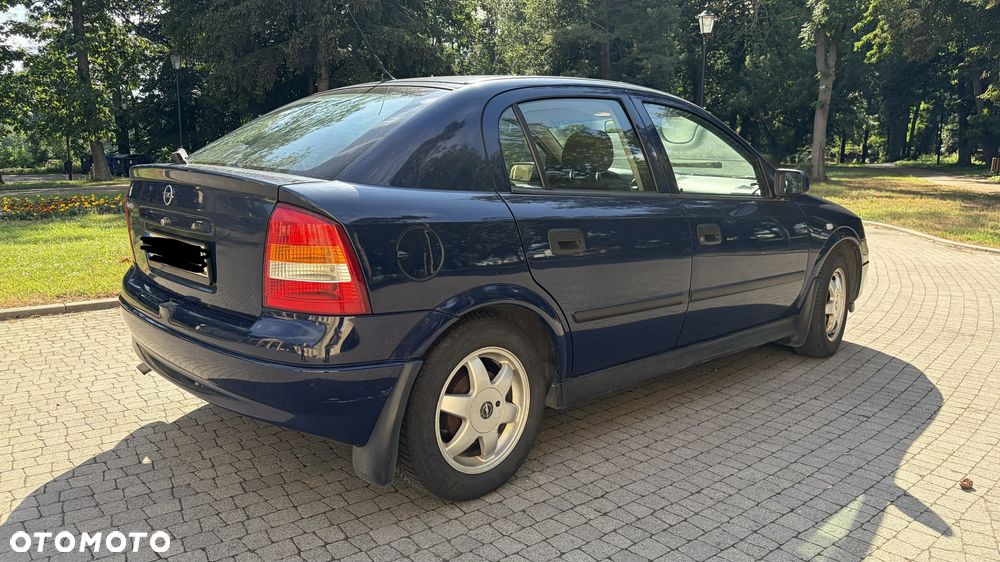 Opel Astra - 4