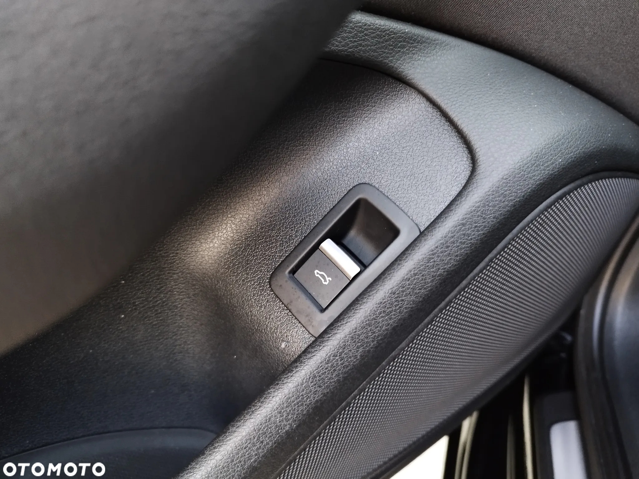 Audi A4 Avant 2.0 TDI design - 16