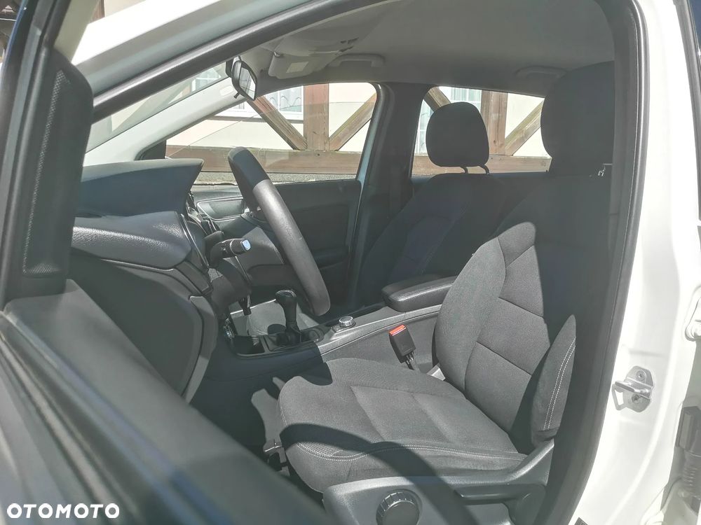 Mercedes-Benz Klasa B 180 Edition - 11