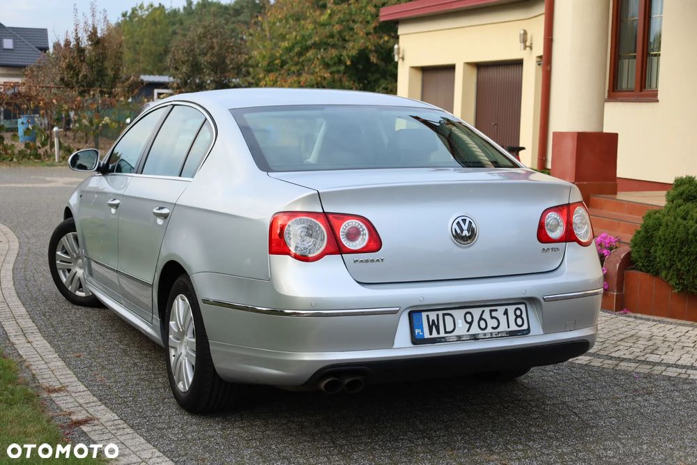 Volkswagen Passat 2.0 TDI DPF Highline - 8