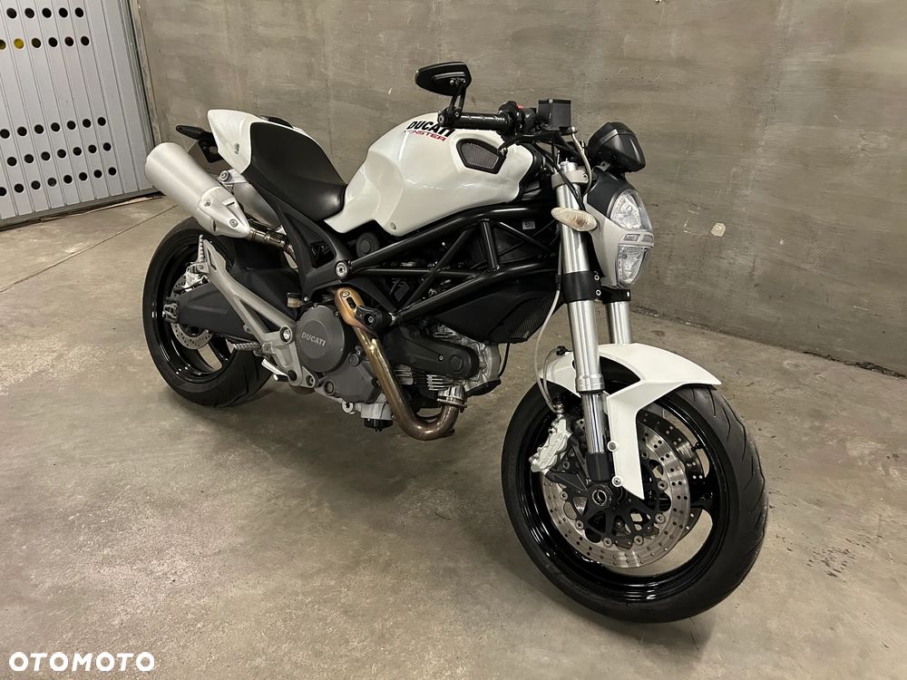 Ducati Monster - 1