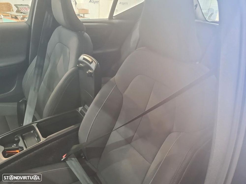 Volvo XC 40 1.5 T2 Momentum - 8