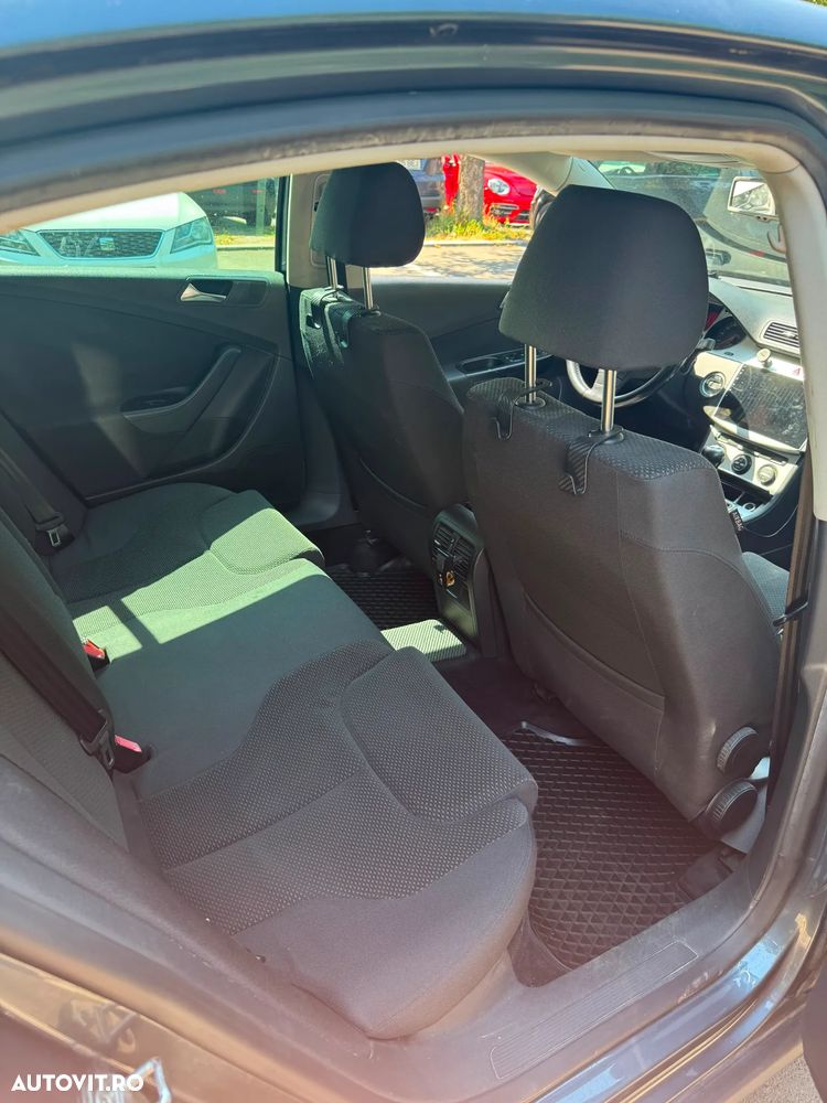 Volkswagen Passat 2.0TDI Comfortline DPF - 11