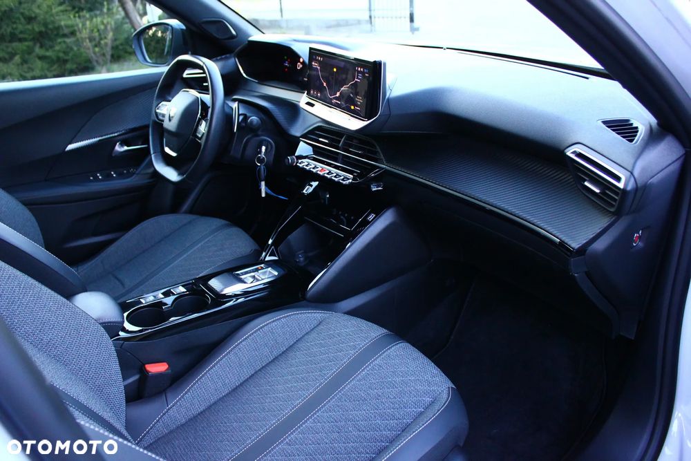 Peugeot 2008 1.5 BlueHDi Allure S&S EAT8 - 38