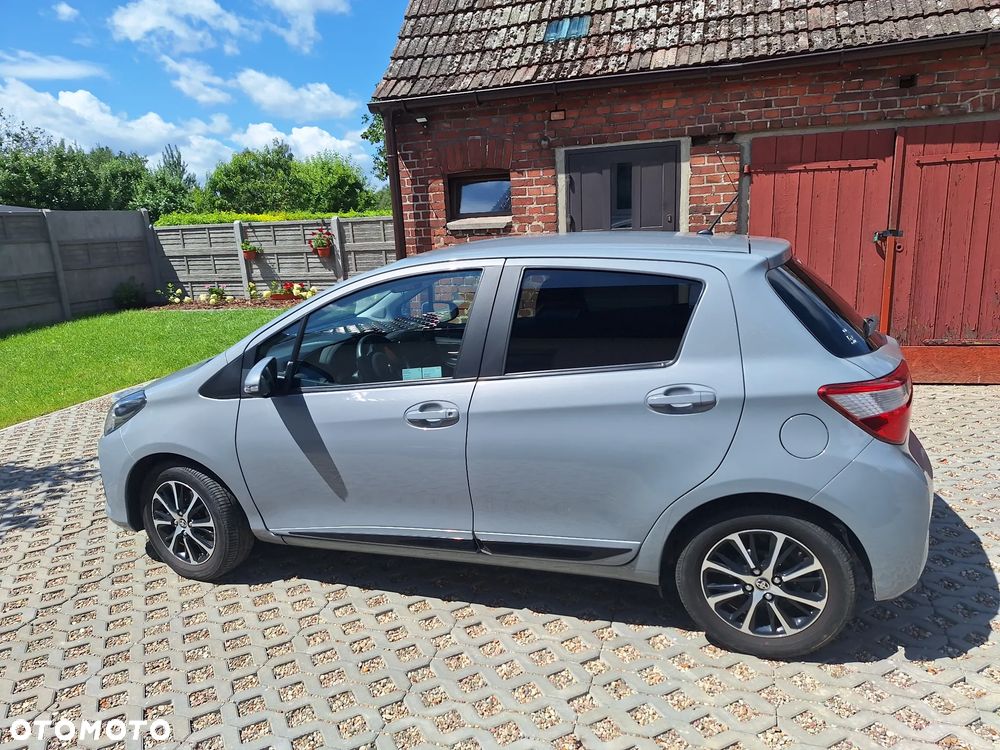 Toyota Yaris 1.5 Premium - 3