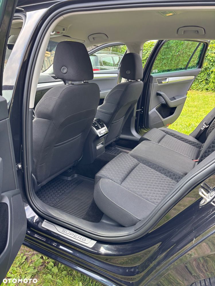 Skoda Superb 2.0 TSI Ambition DSG - 17