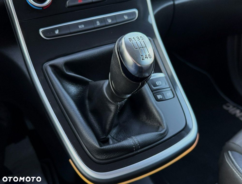 Renault Scenic Energy TCe 130 S&S Bose Edition - 30