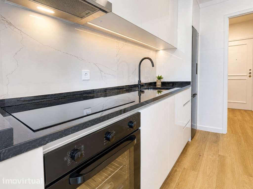 APARTAMENTO T2 MOBILADO COM GARAGEM BOX NA RECHOUSA - Grande imagem: 4/30