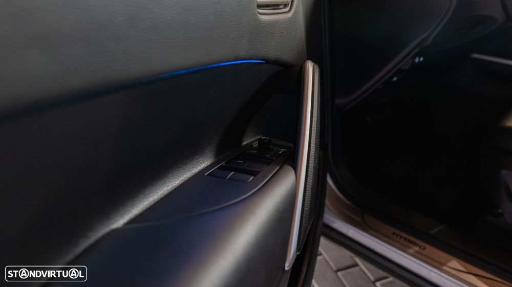 Toyota Corolla Cross 2.0 Hybrid Luxury - 13
