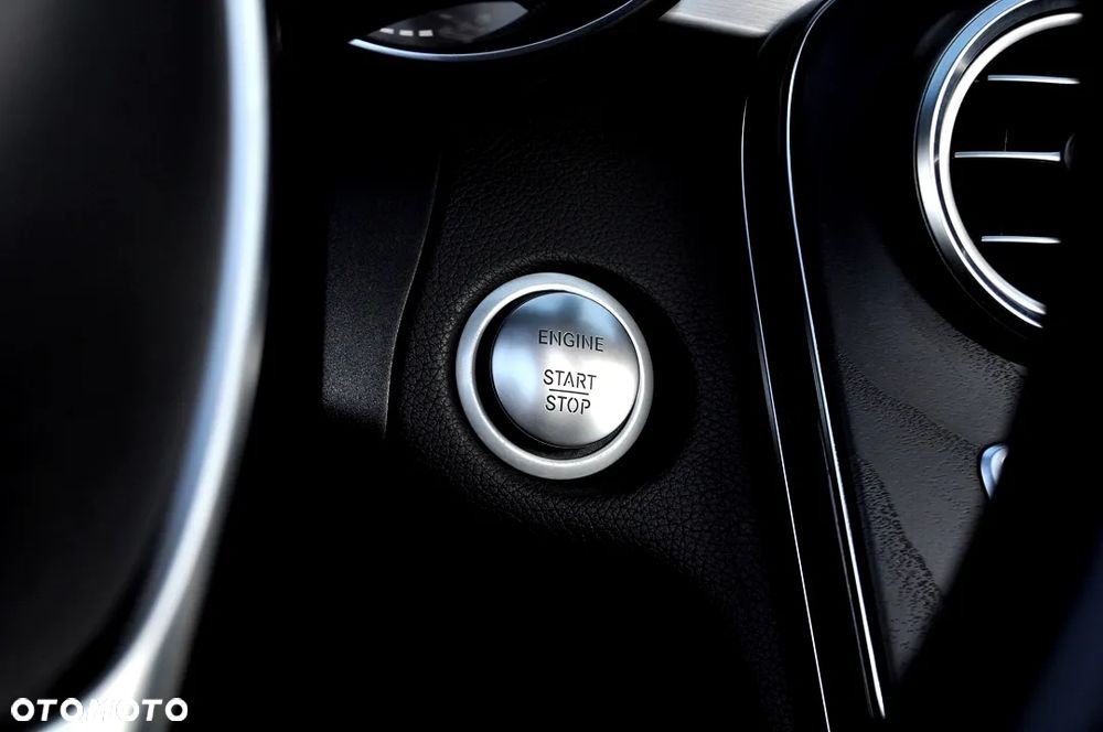 Mercedes-Benz Klasa C 180 Kabriolet 9G-Tronic - 38