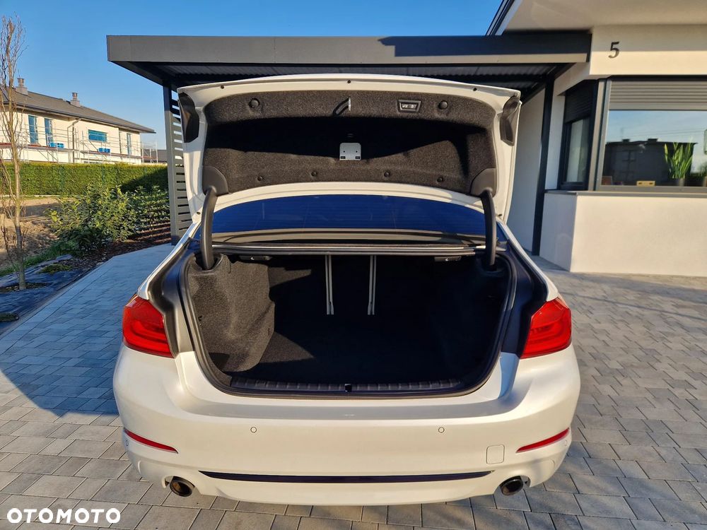 BMW Seria 5 530i Sport Line - 9