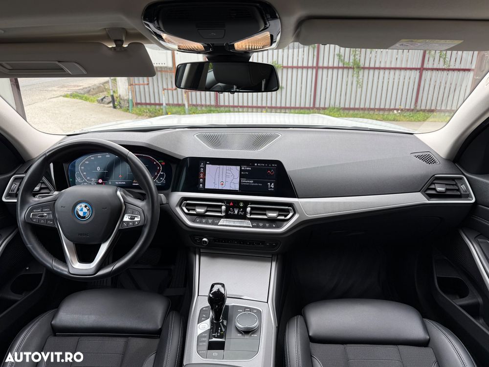 BMW Seria 3 330e xDrive Aut. Sport Line - 3