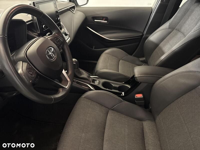 Toyota Corolla - 12