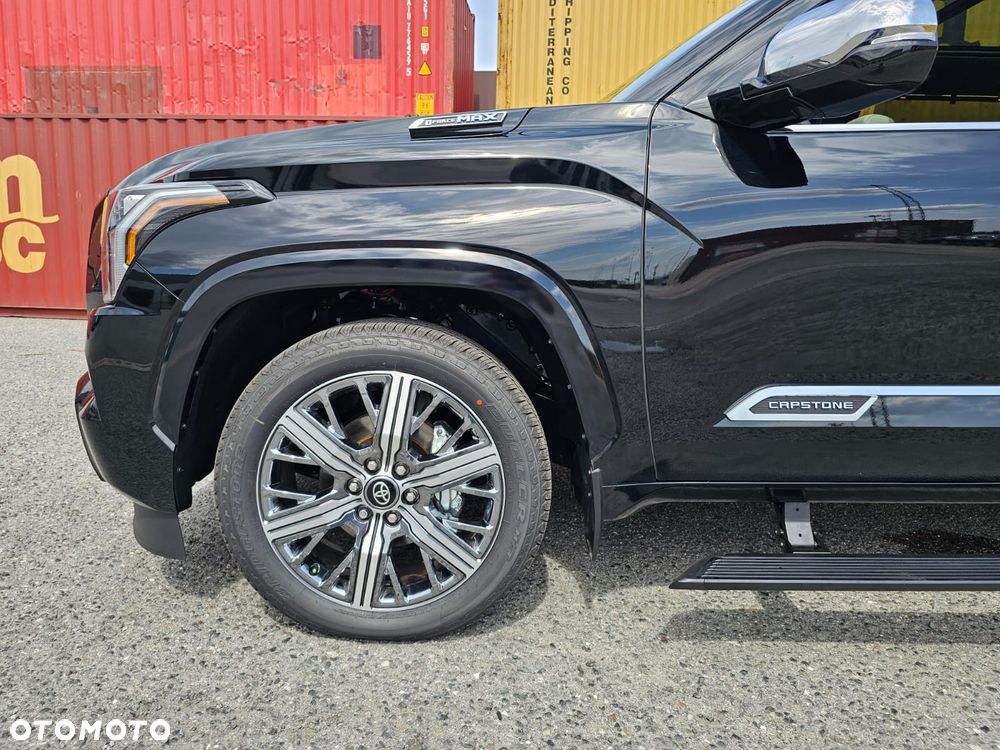 Toyota Sequoia - 8