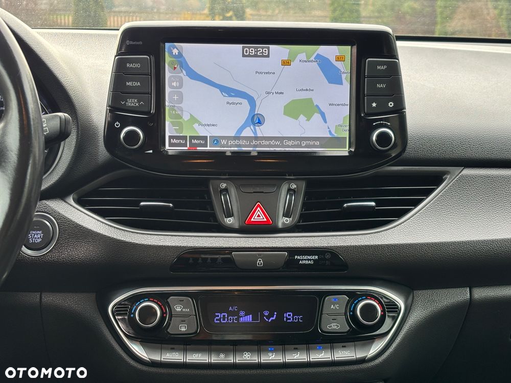 Hyundai i30 blue Kombi 1.4 Classic Navigation - 26