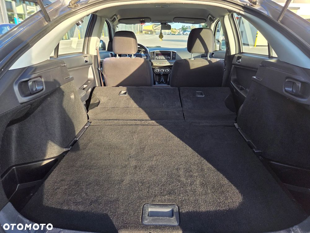 Mitsubishi Lancer 1.6 Invite - 17