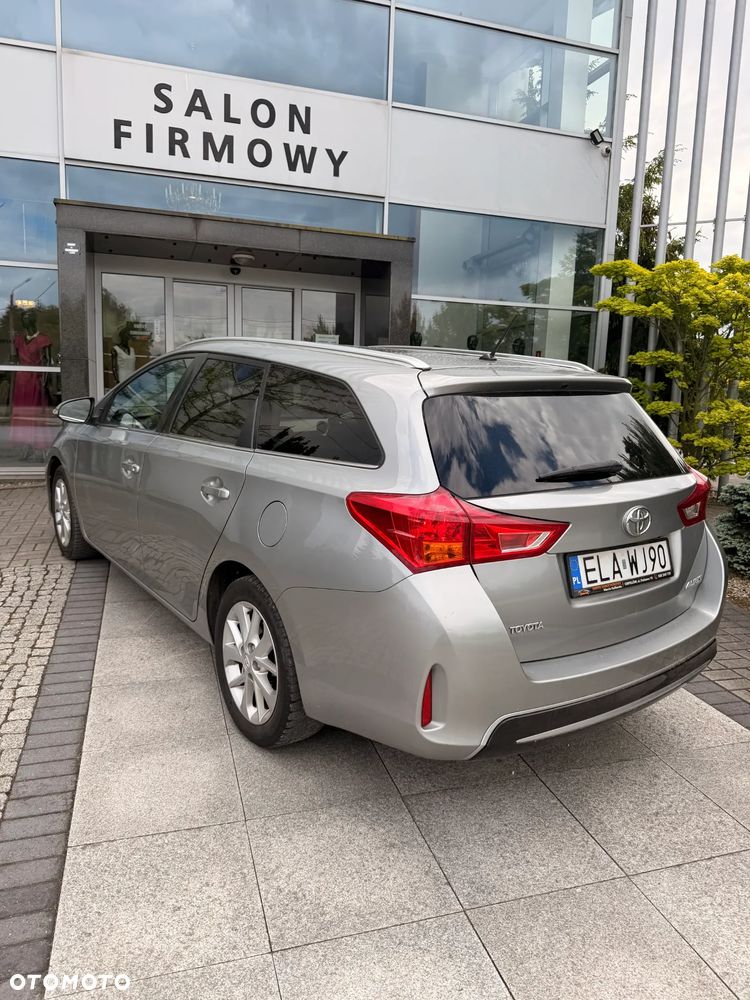 Toyota Auris 1.6 Prestige - 24