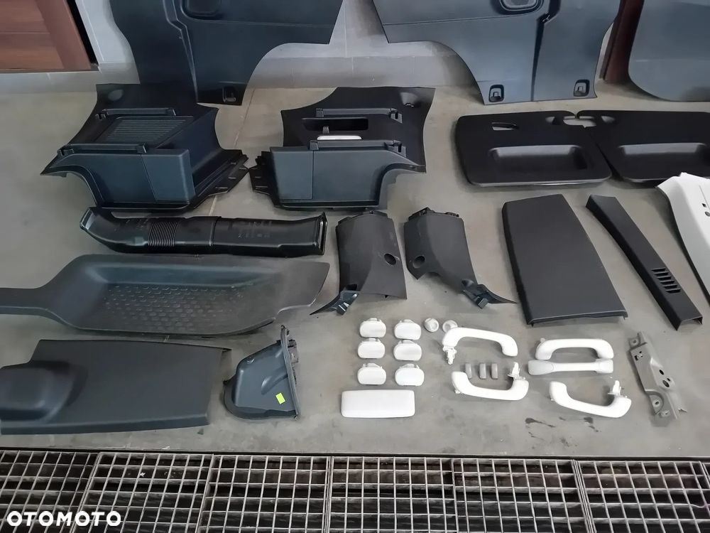 komplet foteli środek Renault Trafic III long Vivaro B 2018 sufit pasy głośniki - 4