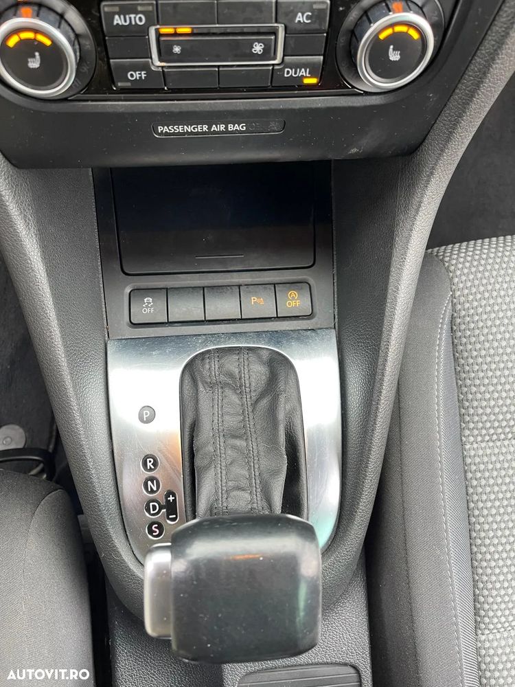 Volkswagen Golf 1.6 TDI BlueMotion Technology DPF Comfortline DSG - 10