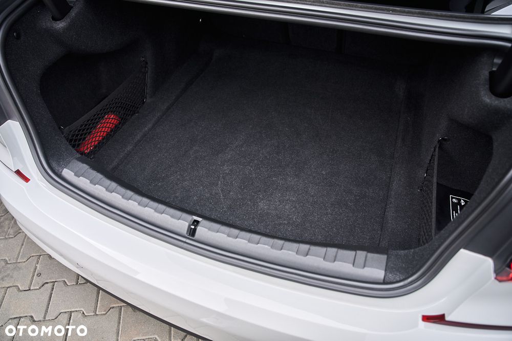 BMW Seria 3 320d xDrive M Sport - 21