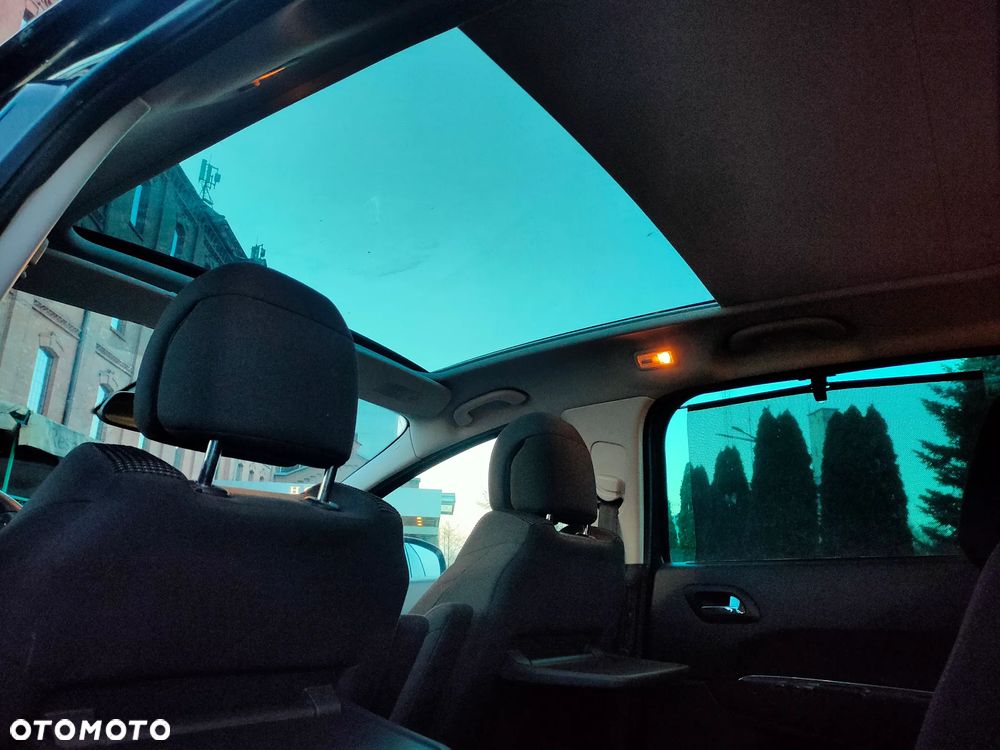 Peugeot 5008 2.0 HDi Allure 7os - 32