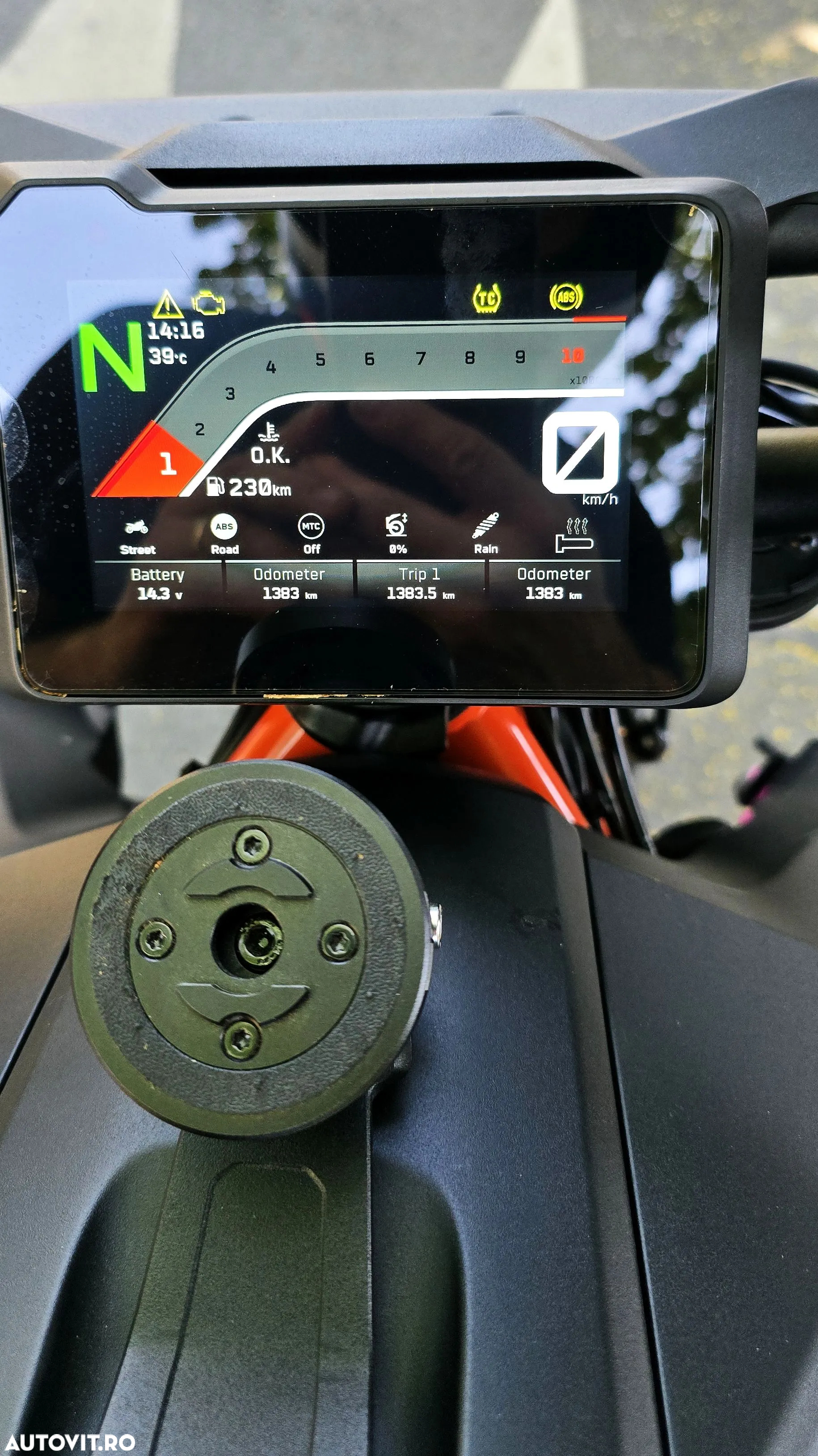 KTM 1390 Super Duke - 10