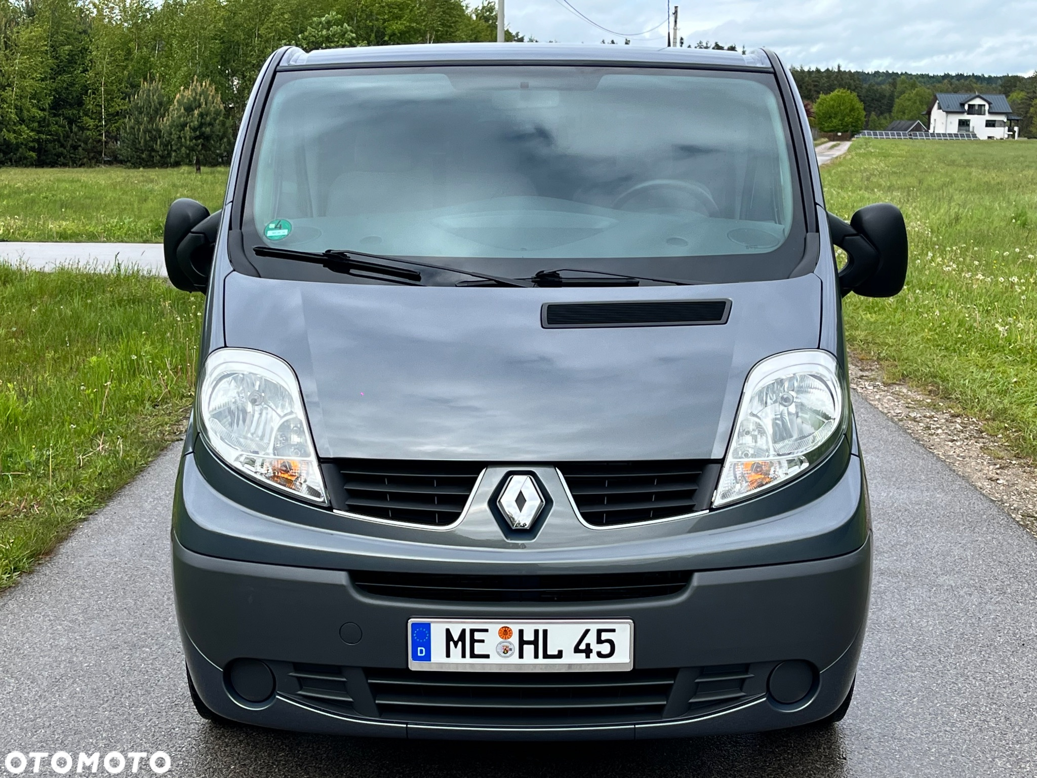 Renault Trafic Grand Passenger Black Edition - 2