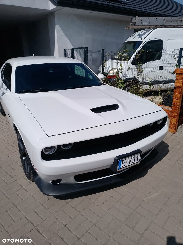 Dodge Challenger - 1