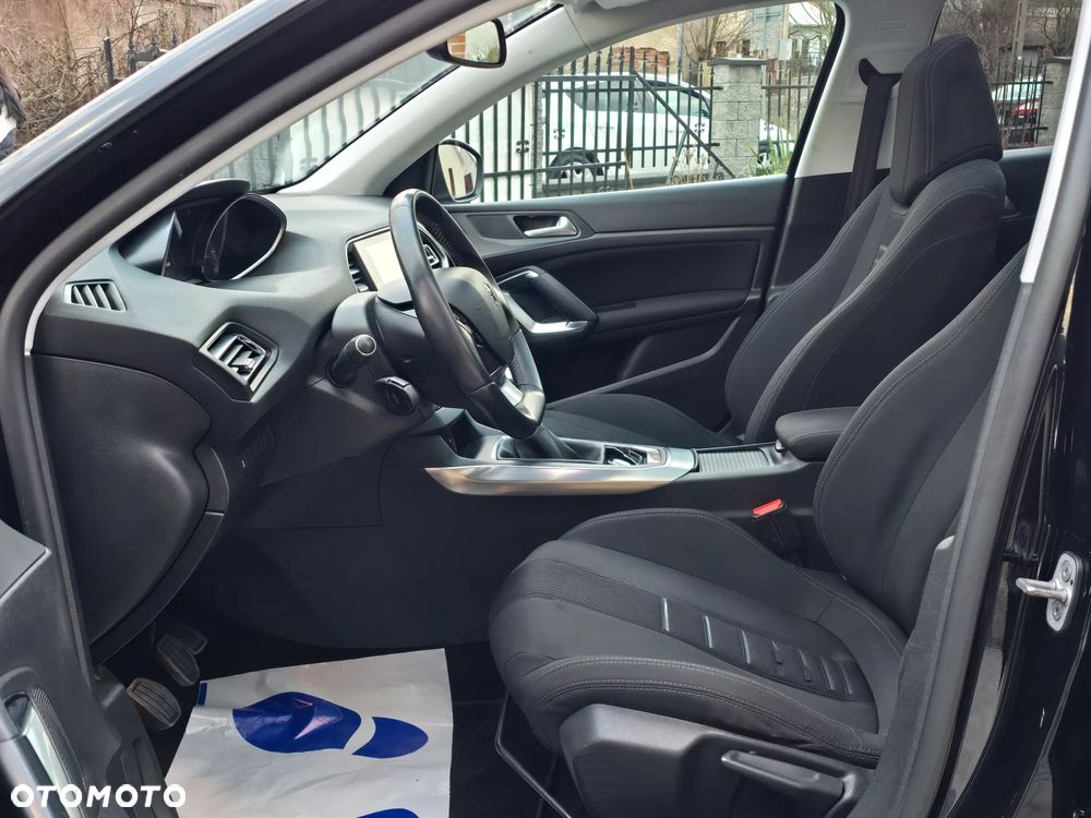 Peugeot 308 1.6 THP Active - 24