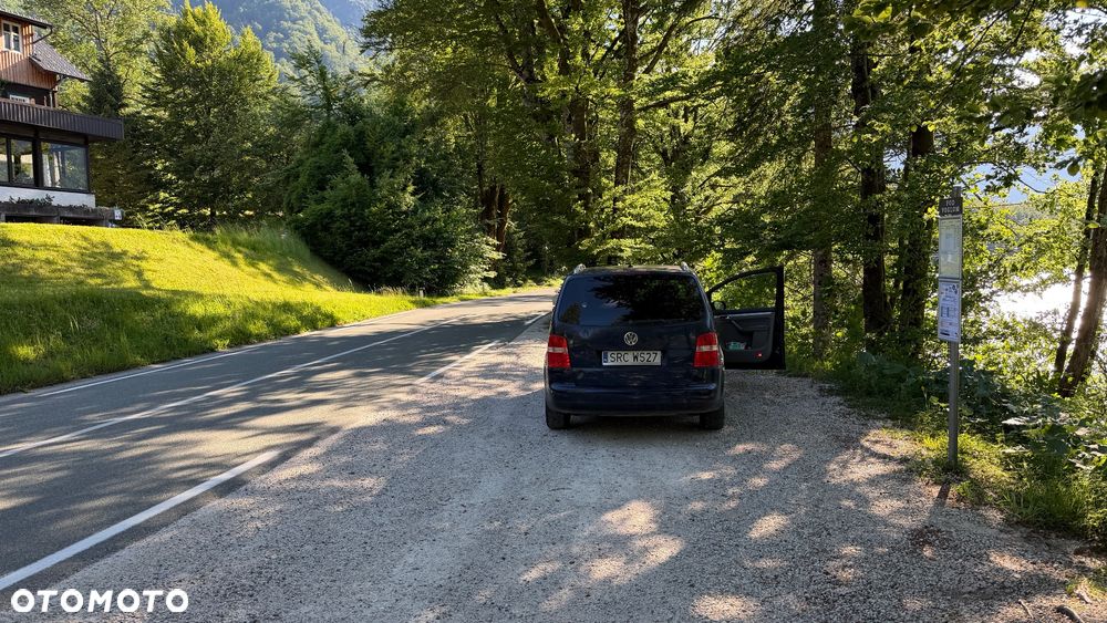 Volkswagen Touran 2.0 TDI Highline - 2