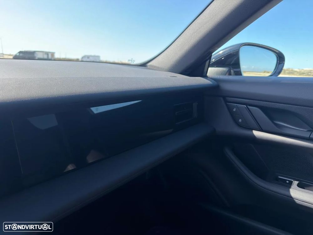 Porsche Taycan 4 - 34