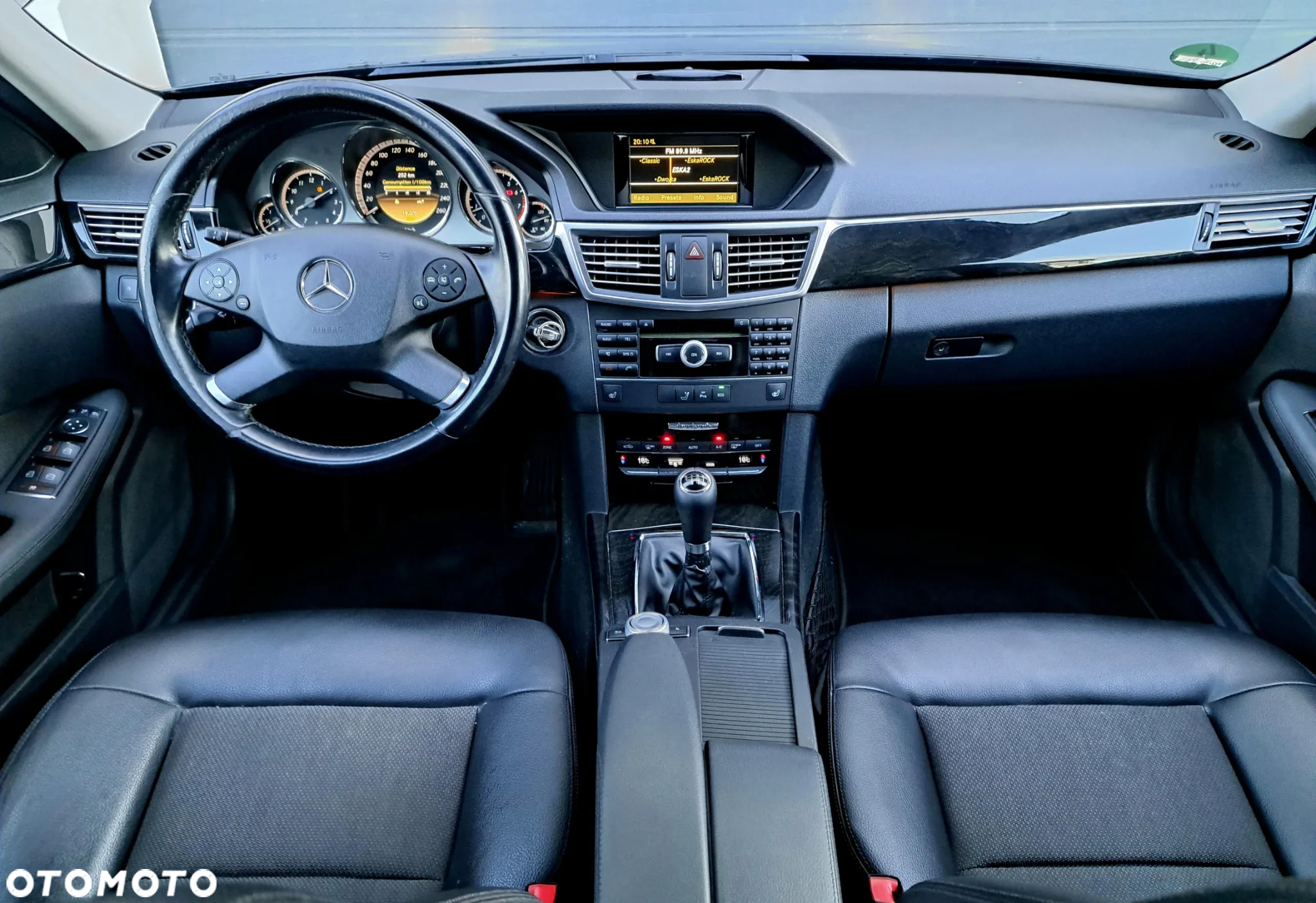 Mercedes-Benz Klasa E 200 CGI BlueEffICIENCY Avantgarde - 7