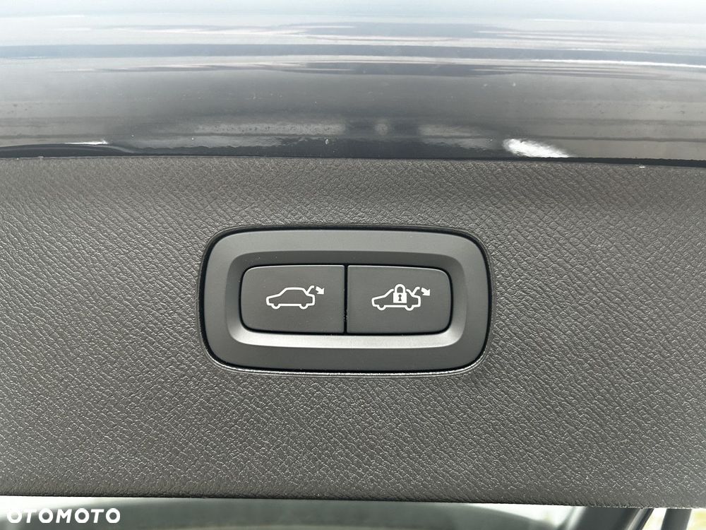 Volvo XC 90 - 31